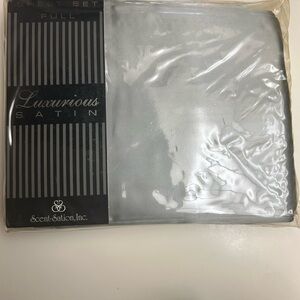 Luxurious Satin Sheet Set - Silver